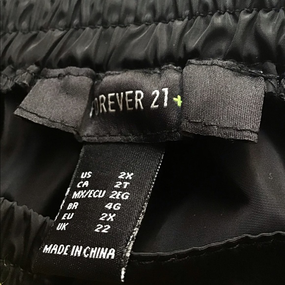 Forever 21 Caution Cargo Wind Joggers - Picture 4 of 4